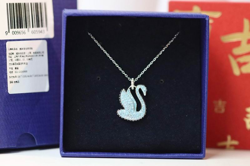 Swarovski Necklace 01lyr42